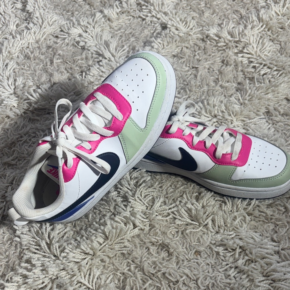 Nike White and Pink Sneakers with Green Accents